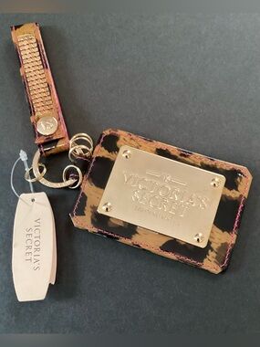 Victoria’s Secret 2009 “Everything I Want…” Leopard Print Luggage Tag